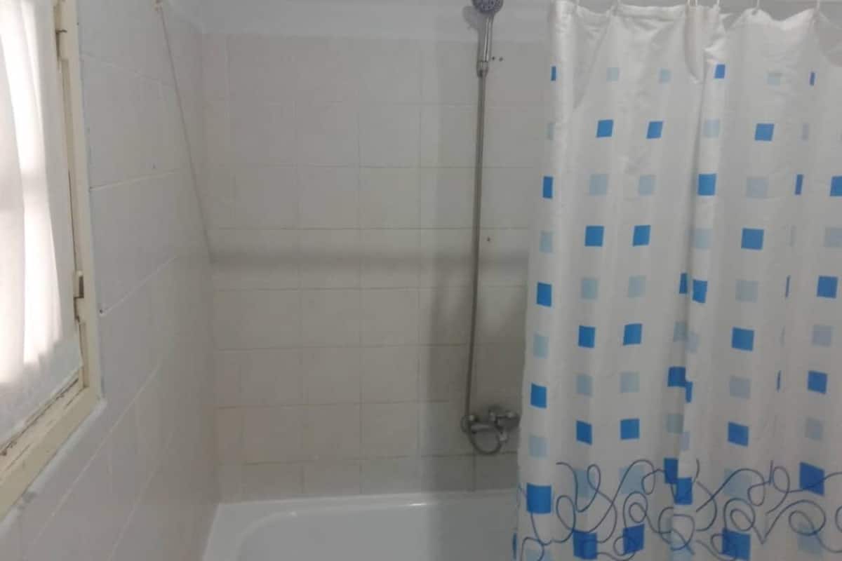 Shower, towels