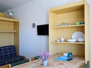 Studio | Living area | TV