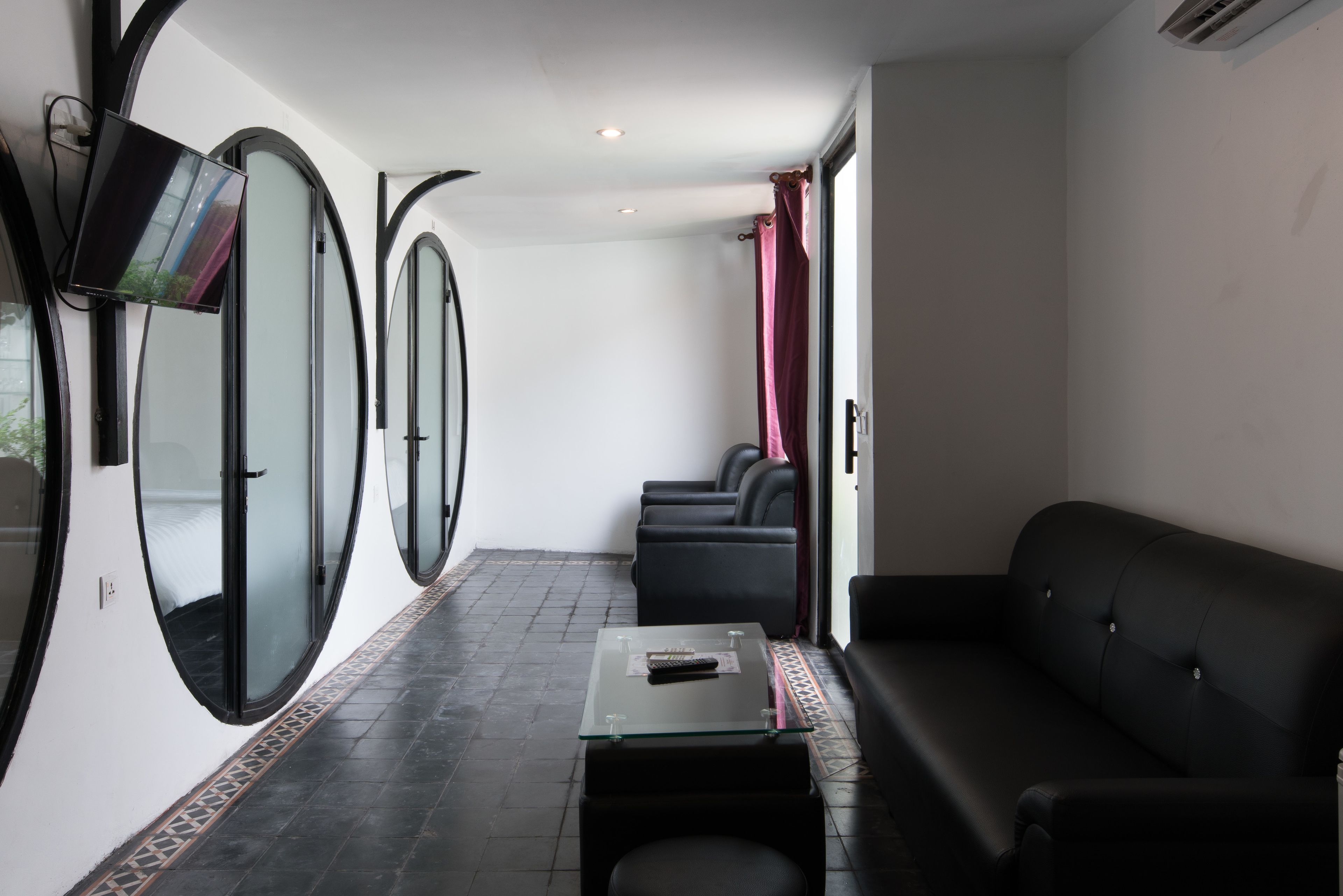 royal bungalow, 3 bedrooms, garden view, ground floor | living area