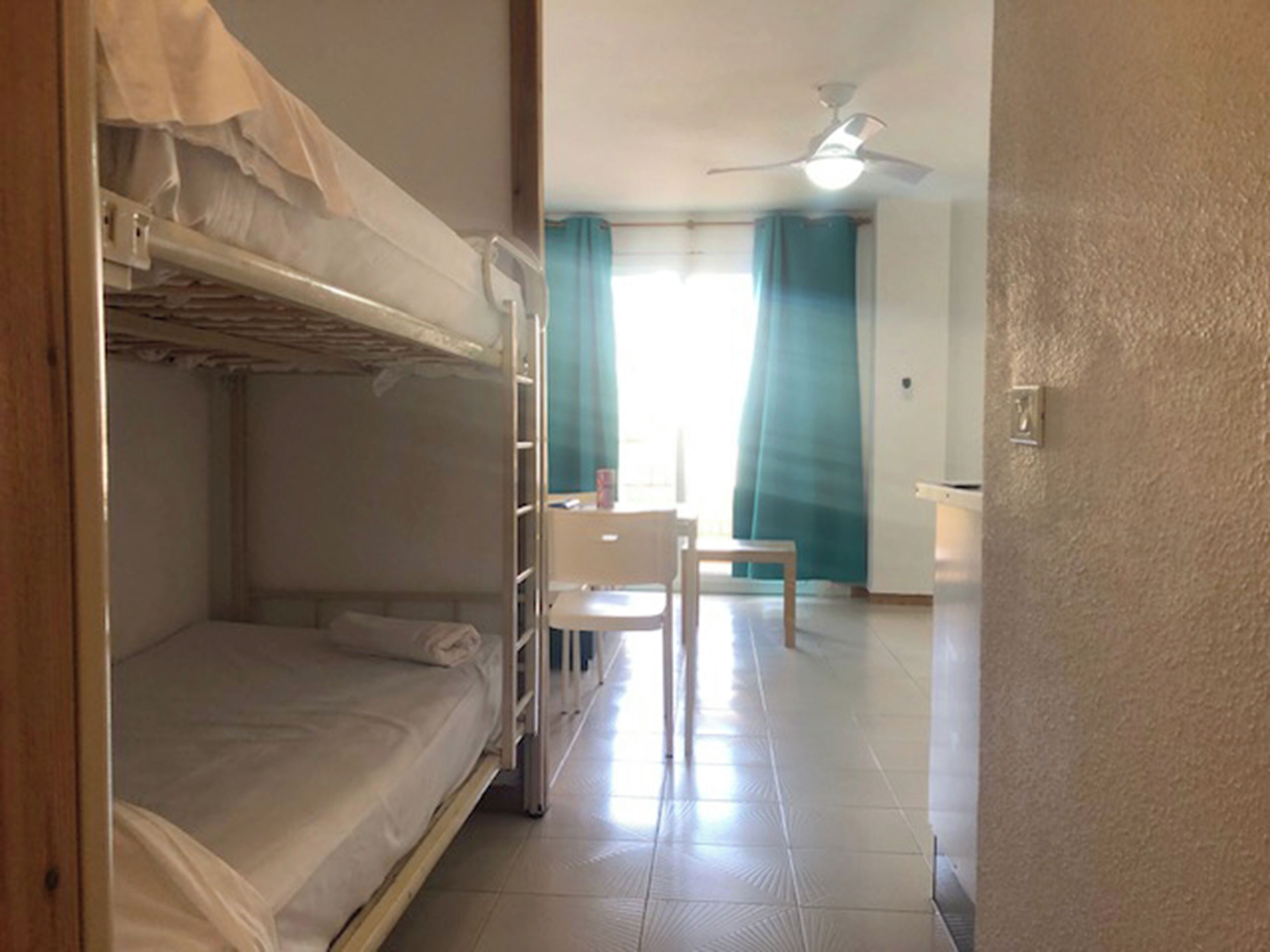 Basic-Studio, eingeschränkter Meerblick | Verdunkelungsvorhänge, Bettwäsche