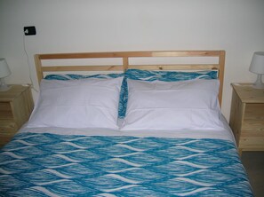 Fyrbäddsrum - privat badrum | 2 sovrum, minibar, skrivbord och ljudisolering