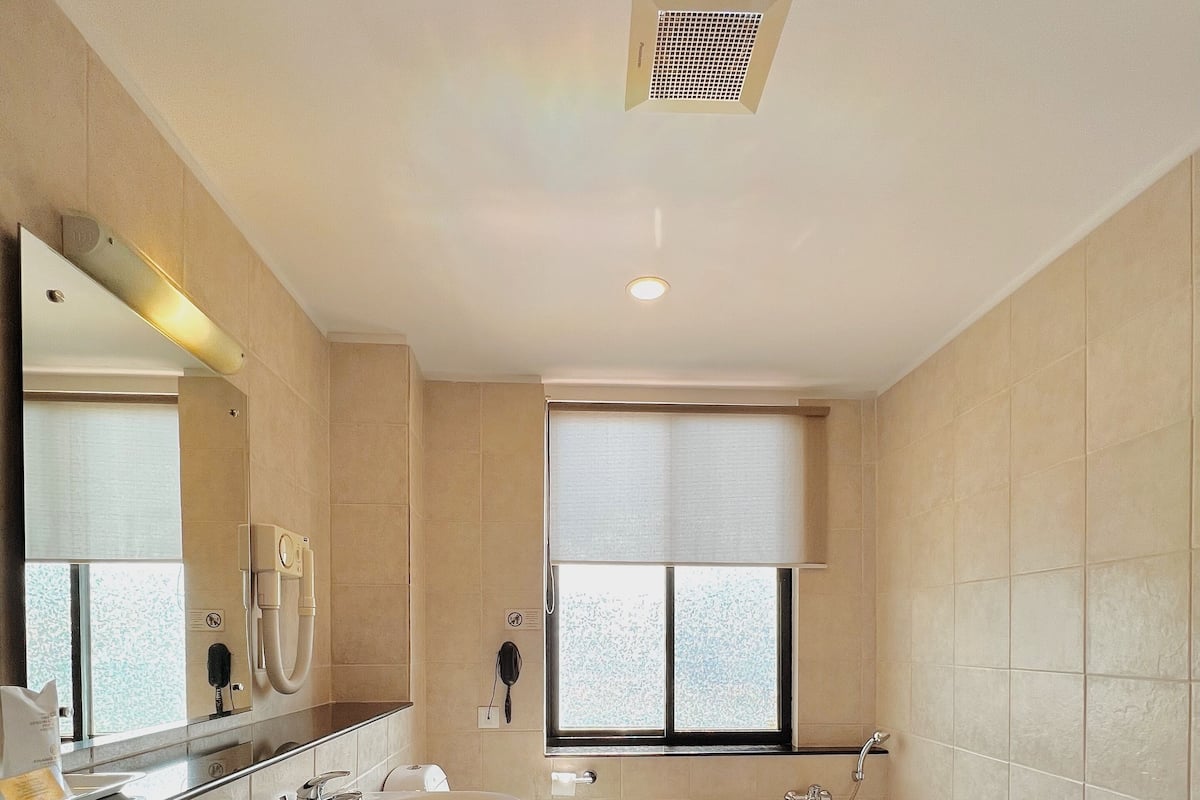 Comfort-Suite, Stadtblick | Badezimmer