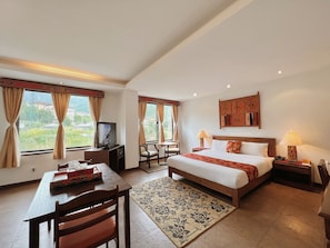 Ropa de cama de alta calidad y minibar 