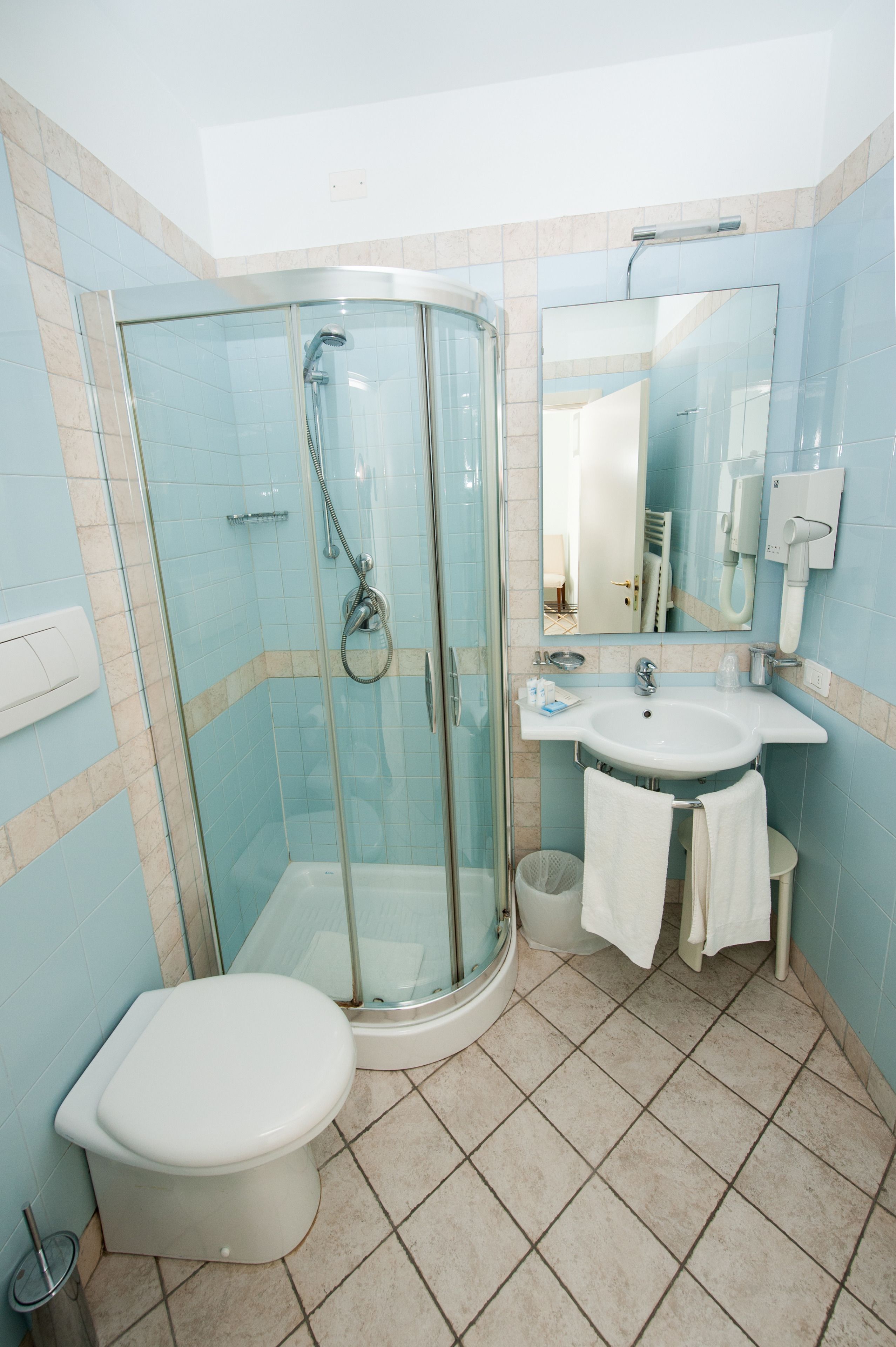 superior double room single use | bathroom | shower, free toiletries, hair dryer, towels