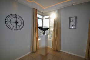 Apartment, 2 Bedrooms | Living room