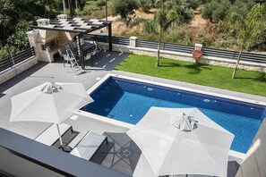 Villa, 4 chambres, piscine privée | Vue de la chambre