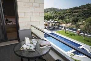 Villa, 4 chambres, piscine privée | Balcon