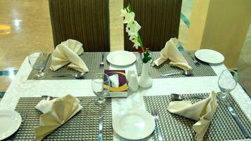 Bao gồm bữa sáng buffet hàng ngày