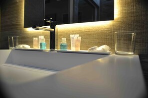 Double Room (Vacheron) | Bathroom