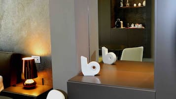 雙人房 (Vacheron) | 義大利 Frette 床單、高級寢具、羽絨被、記憶床墊