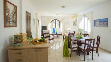 Villa, 3 Bedrooms, Sea View | In-room dining