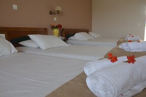 In-room safe, desk, laptop workspace, soundproofing - Jenny Hotel (Zakynthos)