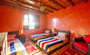 Chambre Triple Standard | Literie de qualité supérieure, minibar, coffres-forts dans les chambres