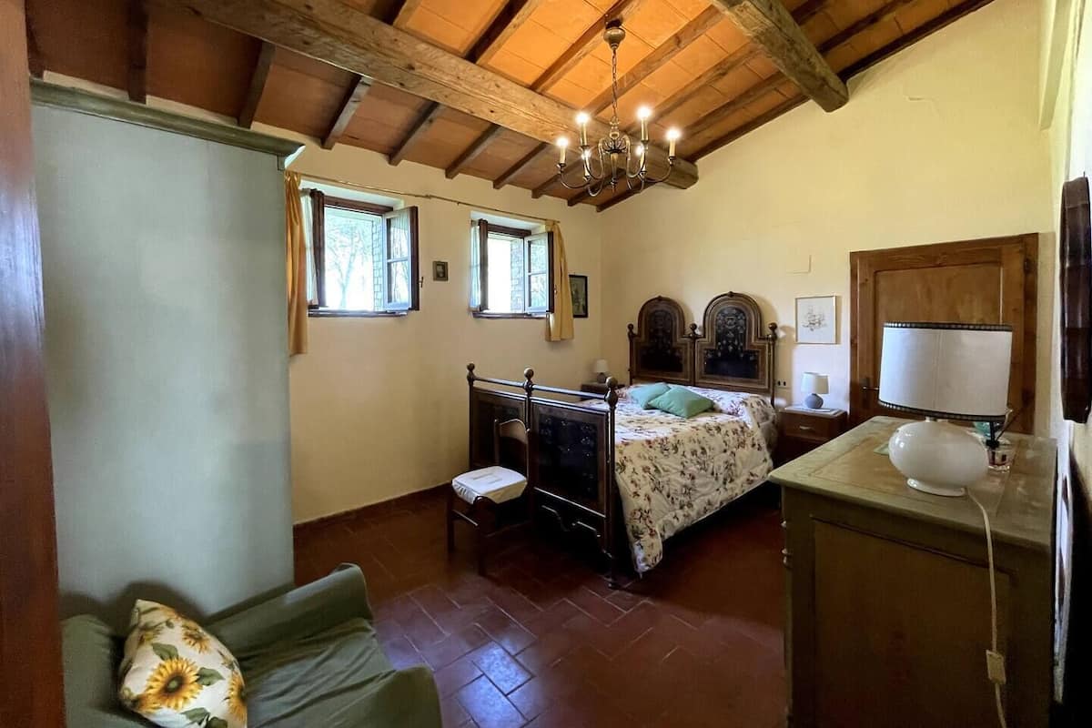 Iron/ironing board, free WiFi