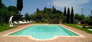 Piscina externa sazonal