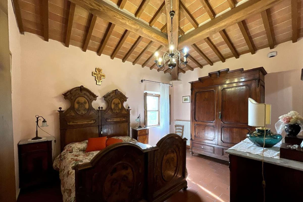 Iron/ironing board, free WiFi