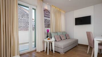 Superior Double or Twin Room, Terrace (104) | Premium bedding, memory foam beds, minibar, in-room safe