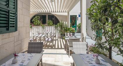 Balatura The Fine Bed & Breakfast