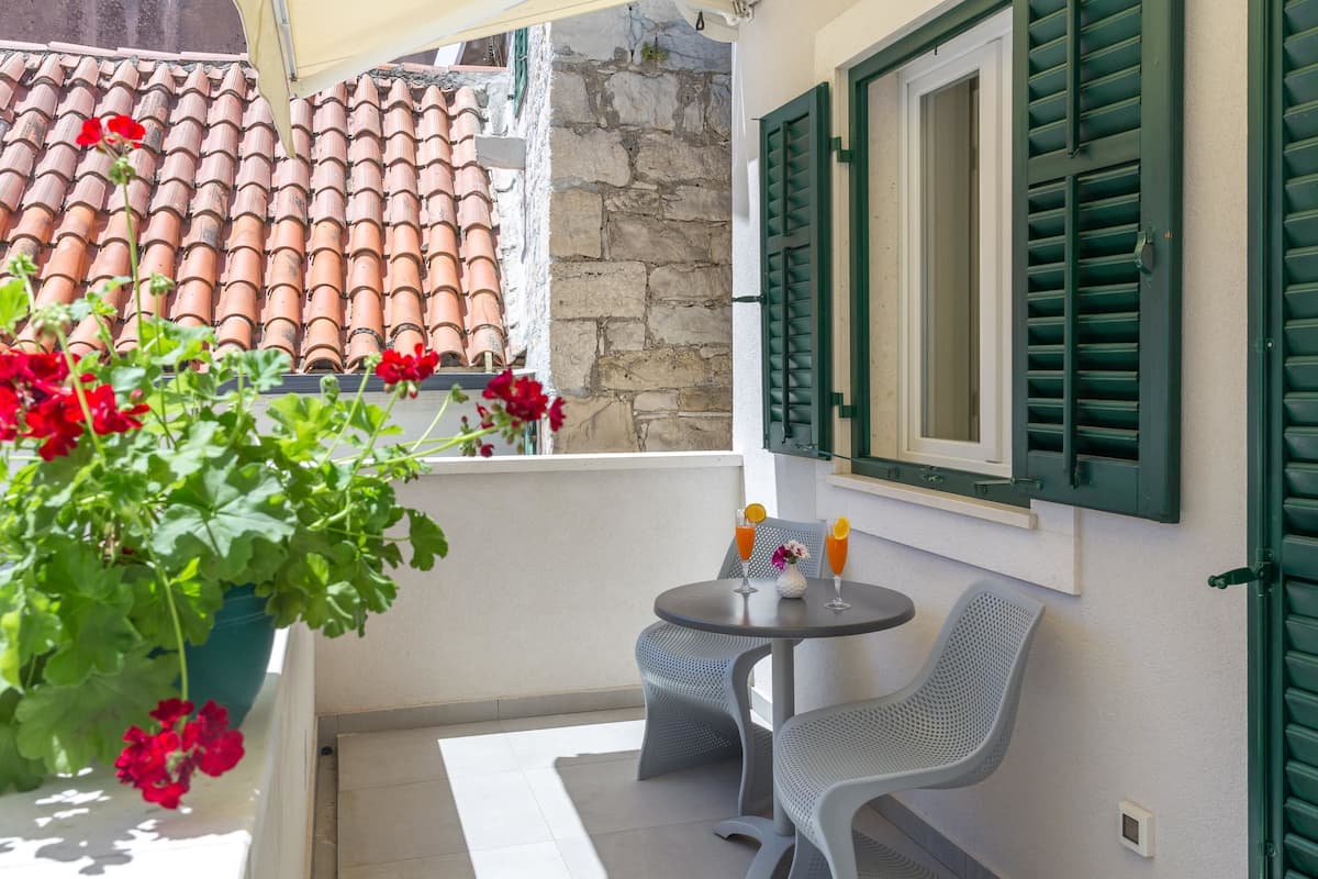 Superior Double or Twin Room, Terrace (104) | View from room
