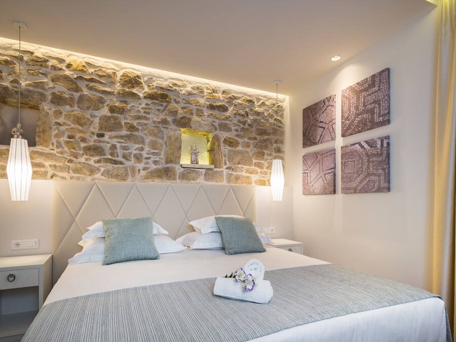 Standard Double or Twin Room (101) | Peralatan tempat tidur premium, busa memori, bar mini