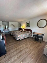 Habitación, 2 camas dobles, fumadores | Wifi gratis y ropa de cama