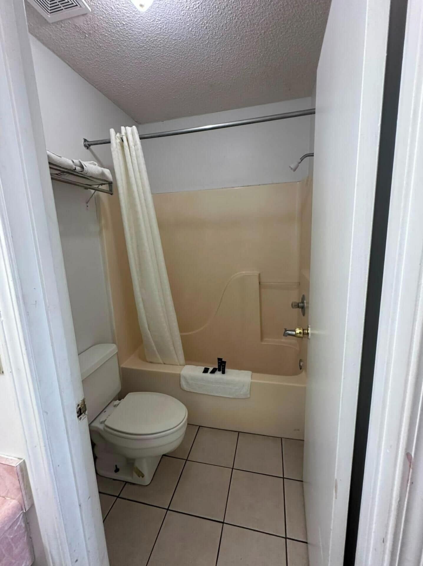 Room, 2 Double Beds, Smoking | Bathroom