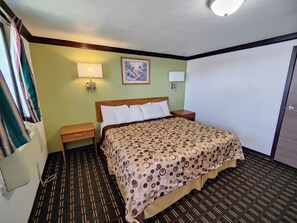 Blackout curtains, free WiFi, bed sheets - Desert Inn (Van Horn)