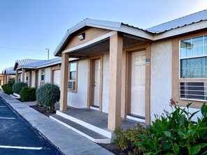 Front of property - Desert Inn (Van Horn)