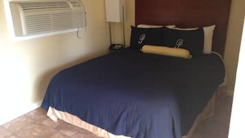 Kamar Standar, 1 Tempat Tidur Queen, Bebas Asap Rokok | Bantalan ekstra lembut, setrika/meja setrika, dan Wi-Fi gratis