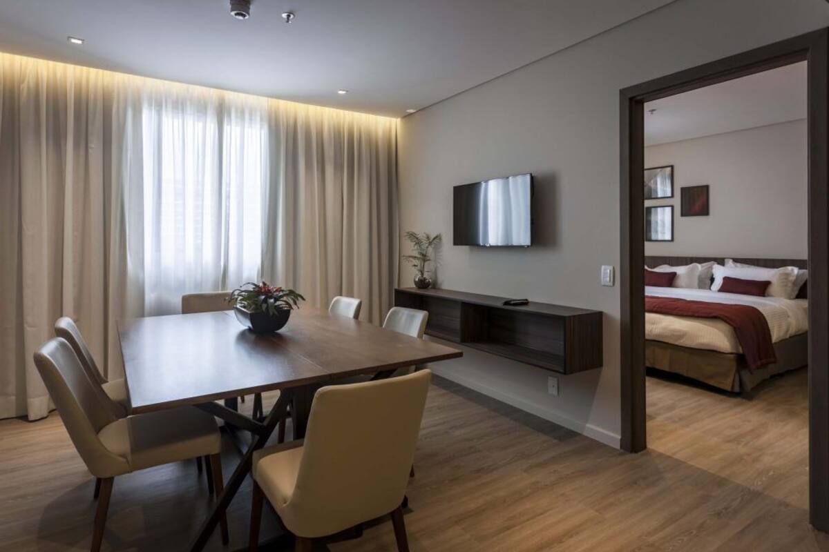 Executive-Zimmer, 6 Schlafzimmer | Minibar, Zimmersafe, Schreibtisch, Verdunkelungsvorhänge
