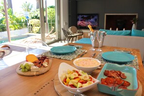 Päivittäinen mannermainen aamiainen (90 ZAR per henkilö)