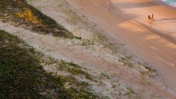 Na praia