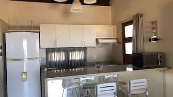 Chalet | Private kitchen | Fridge, oven, blender, cookware/dishes/utensils