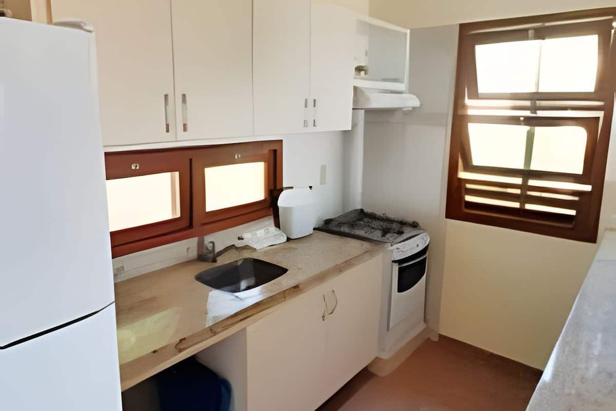 Chalet | Yksityinen keittiö | JÀÀkaappi, uuni, tehosekoitin, keittoastiat/astiat/ruokailuvÀlineet