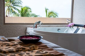 Body treatments, aromatherapy, deep-tissue massages, prenatal massages - Season Paradise (Thulusdhoo Island)