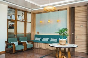 Lobby - Season Paradise (Thulusdhoo Island)