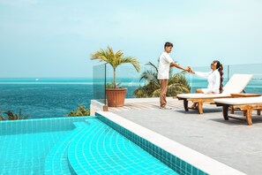 Outdoor pool, open 7:00 AM to 7:00 PM, sun loungers - Season Paradise (Thulusdhoo Island)