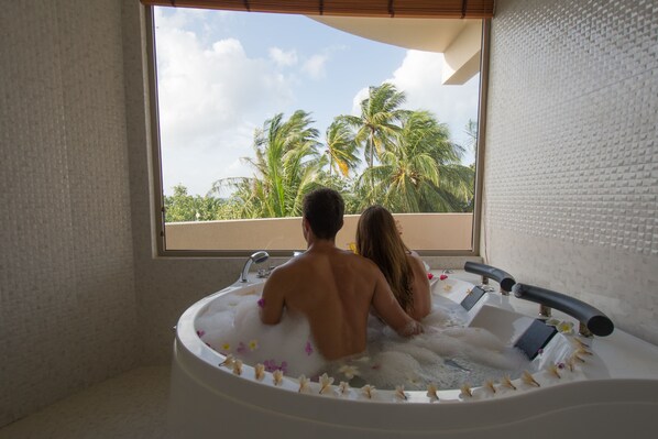 Season Suite | Vasca idromassaggio