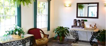 E-Z 8 Motel Old Town