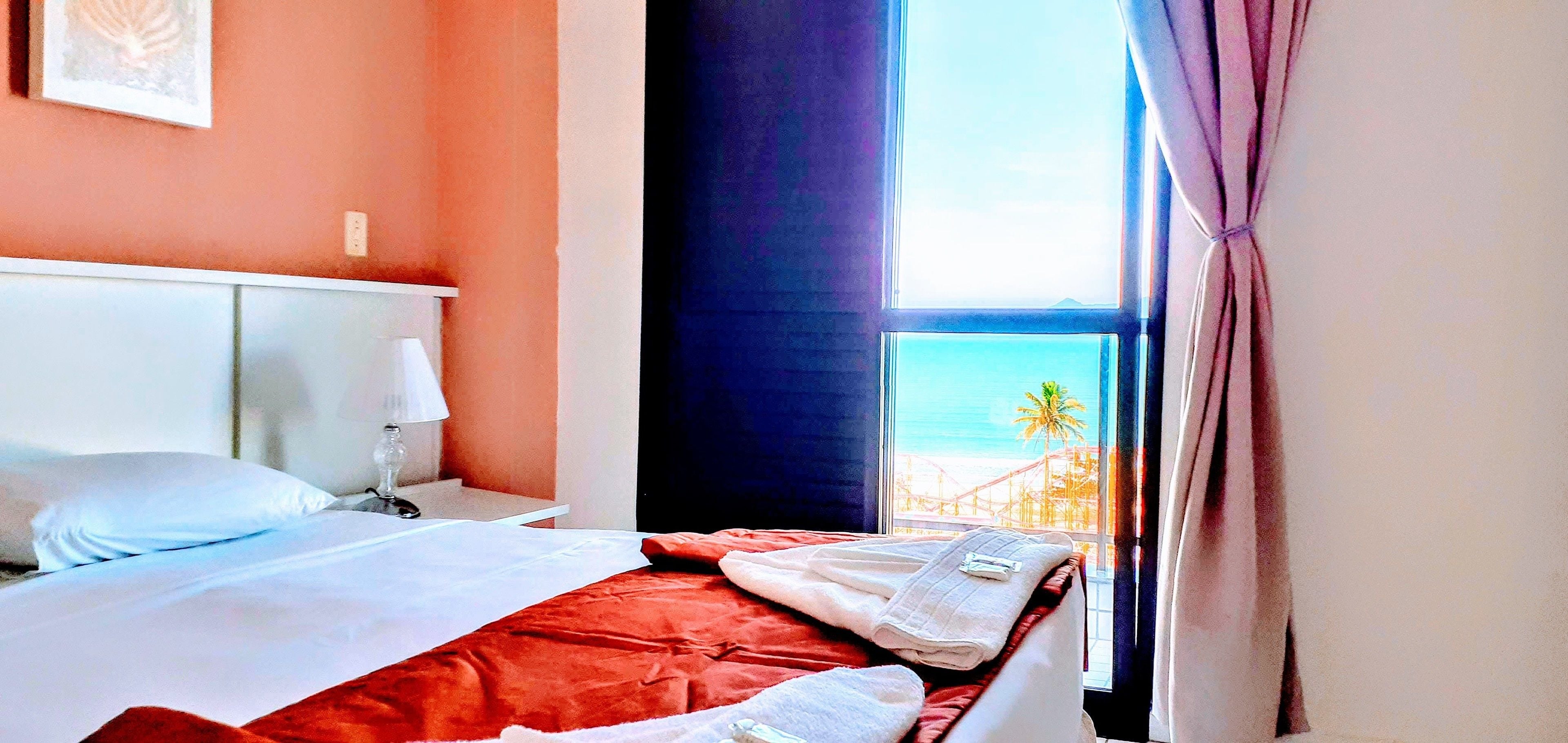 Habitación Deluxe | Minibar, caja fuerte, escritorio y wifi gratis