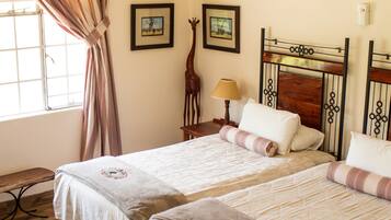 Standaard kamer, 1 slaapkamer, niet-roken, uitzicht op rivier (Riverview) | 1 slaapkamer, een kluis op de kamer, verduisterende gordijnen