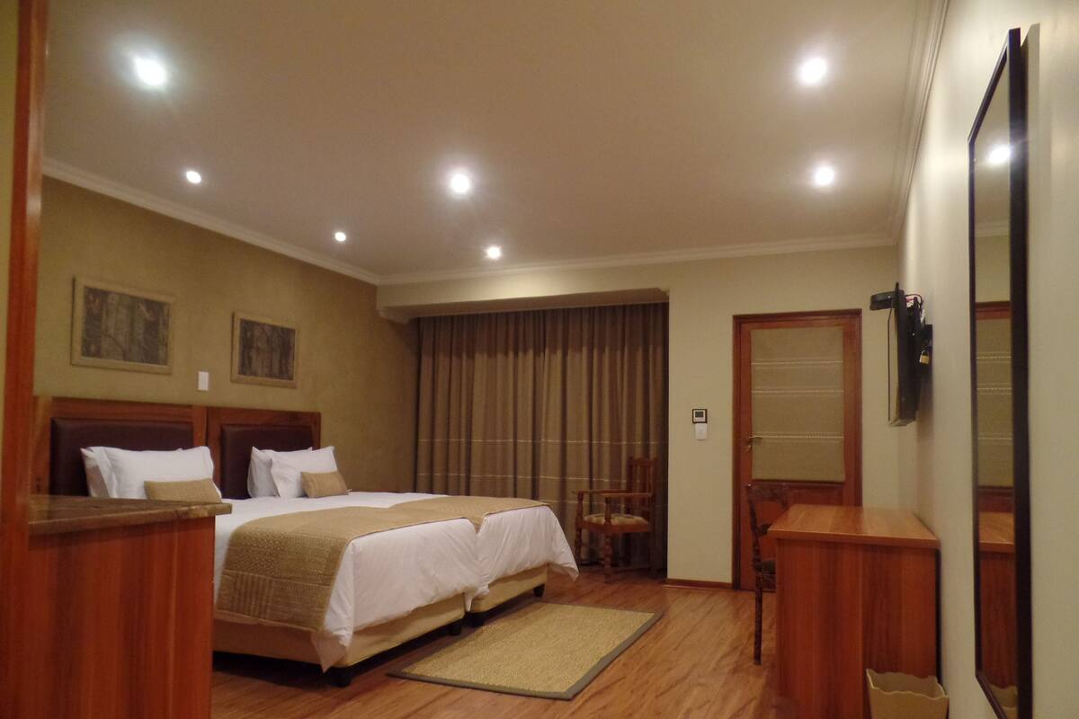Room 2 | Premium bedding, in-room safe, desk, free WiFi