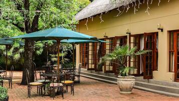 Petit déjeuner buffet (105 ZAR par personne)