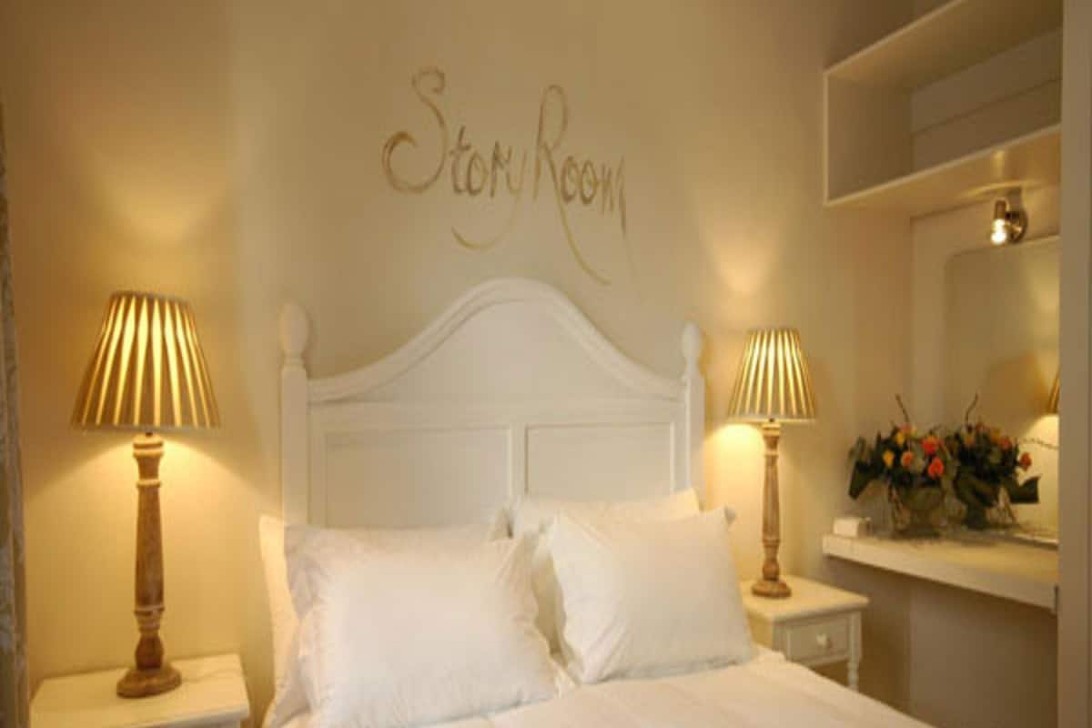 Classic Cottage, 1 Double Bed with Sofa bed, Accessible | In-room safe, soundproofing, free WiFi, individually decorated
