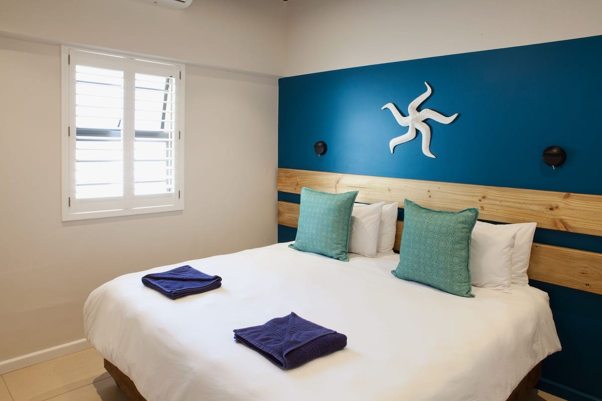 In-room safe, free WiFi, bed sheets