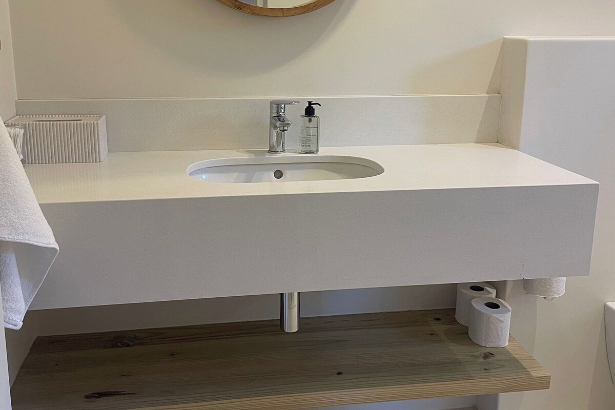 Comfort Double Room | Bathroom | Hair dryer (on request), towels