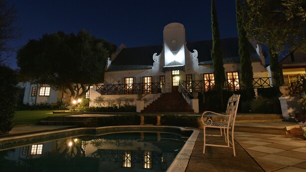 Front of property – evening/night - Bloemstantia Guest House (Bloemfontein)