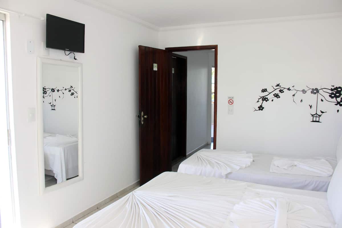 Minibar, in-room safe, blackout drapes, WiFi (free)