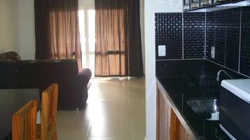 32-inch LCD TV with cable channels, TV