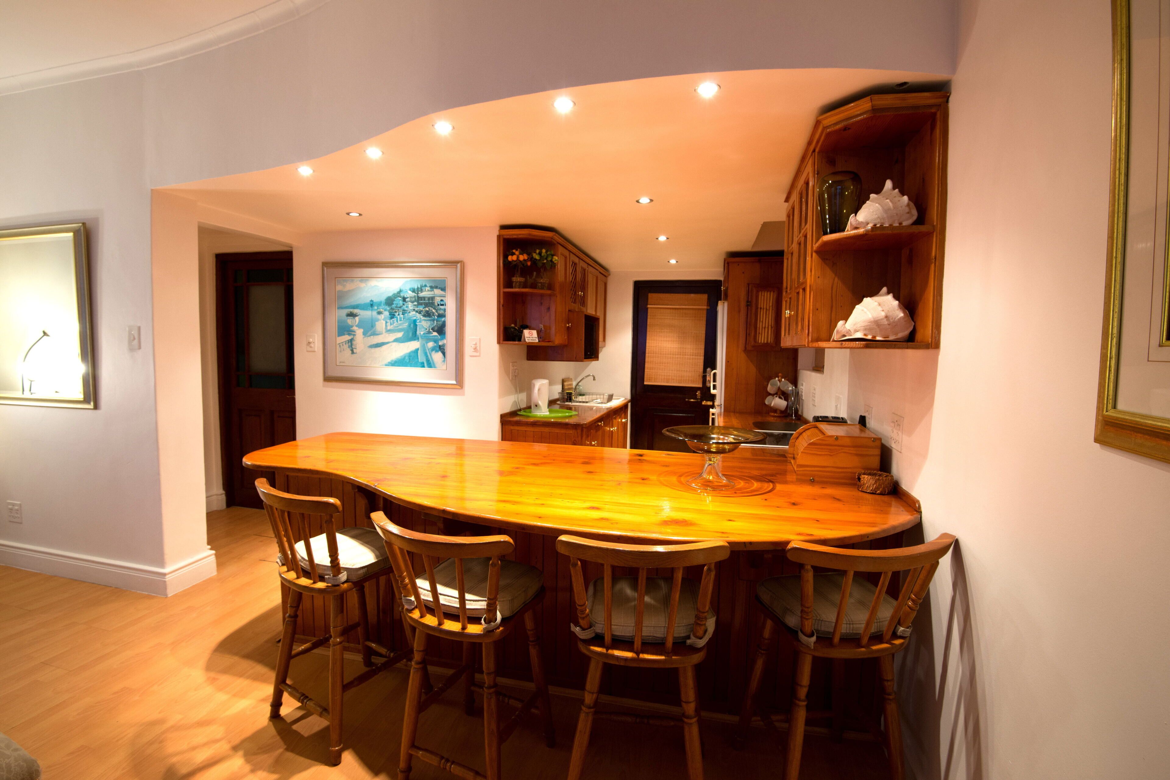 penthouse, 2 bedrooms (beluga ) | private kitchen | microwave, stovetop, electric kettle, cookware/dishes/utensils